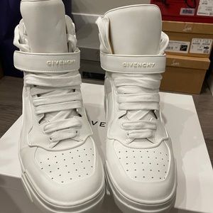 Brand new Givenchy sneakers for men, size 43